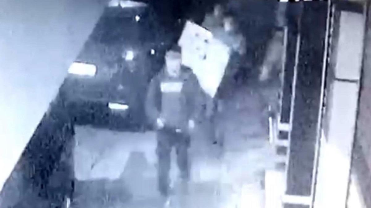 (&Ouml;zel) Ev sahipleri uyurken evi soydular