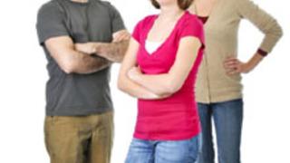 'Ergen' Kızınız Yetişkin Bir Kadın Gibi Davranırsa