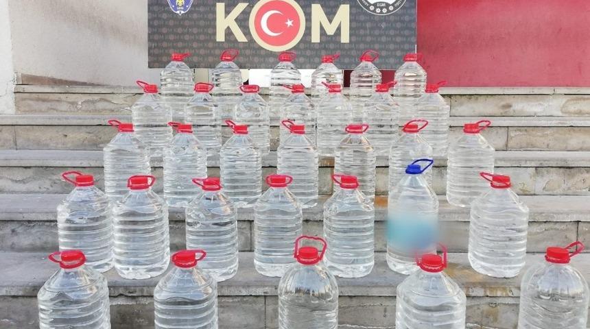 Adana&rsquo;da bin 640 litre sahte i&ccedil;ki ele ge&ccedil;irildi