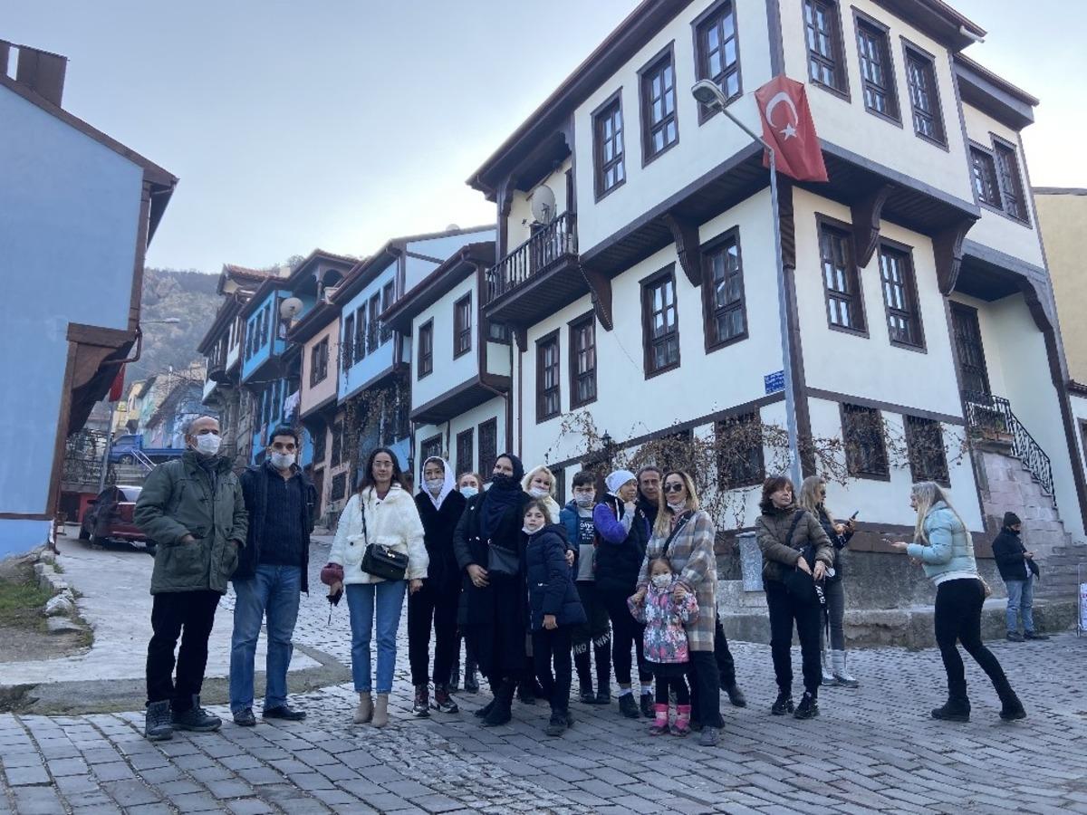 Kısıtlamada tarihi sokaklar Rus turistlere kaldı