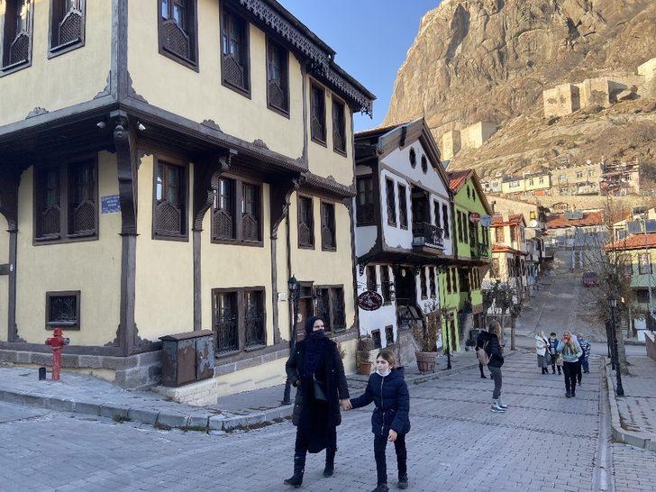 Kısıtlamada tarihi sokaklar Rus turistlere kaldı G3