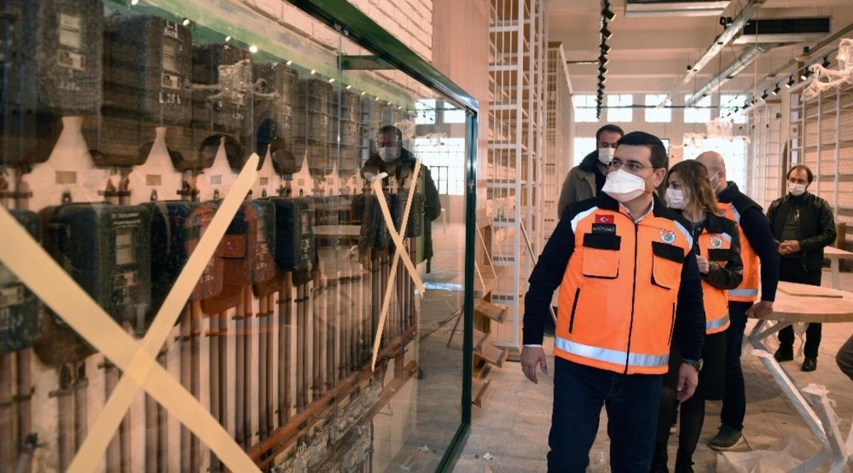 Cemil Meri&ccedil; K&uuml;t&uuml;phanesi 100 bin kitapla a&ccedil;ılacak
