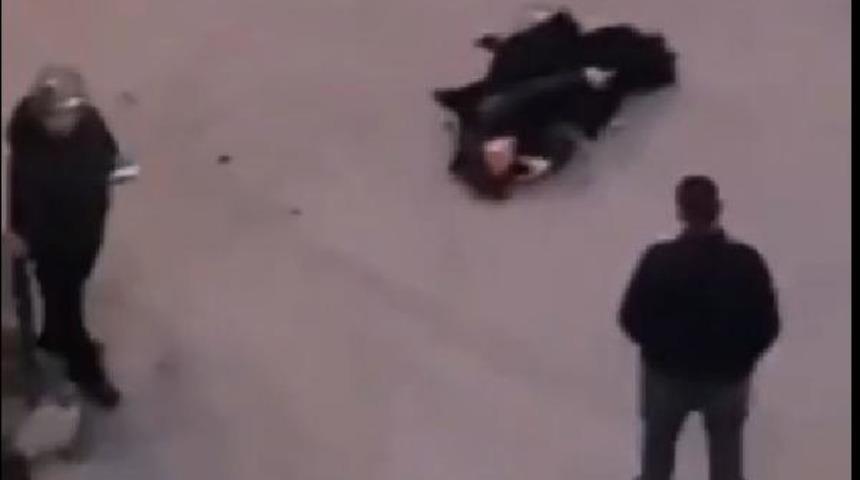 Boşanma davası açan eşine sokak ortasında kurşun yağdırdı