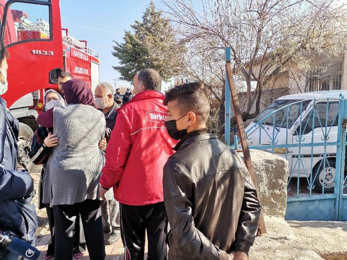 Yalnız yaşayan kadın sobadan &ccedil;ıkan yangında hayatını kaybetti