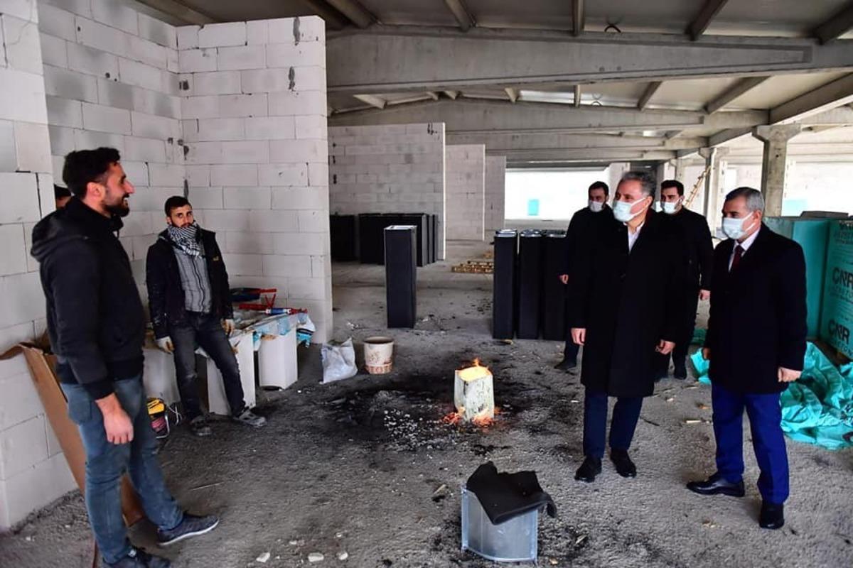 Yeşilyurt&rsquo;ta &Ccedil;ilesiz Semt Pazarı ve Yaşam Merkezi yapımı s&uuml;r&uuml;yor