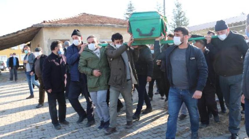 Apartman garajında yaşamını yitiren 3 gen&ccedil;ten Burak Karako&ccedil; toprağa verildi