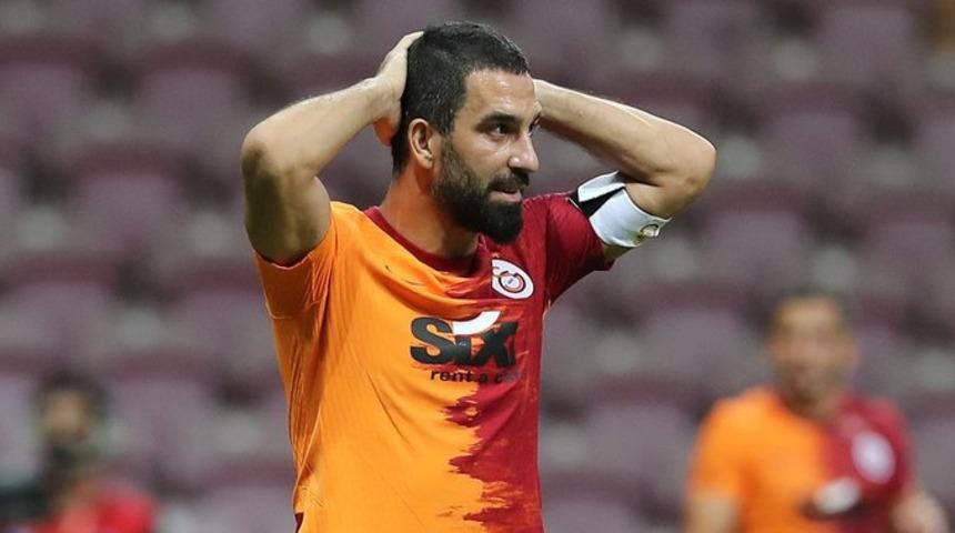 OLAY İDDİA! Arda Turan hakeme kafa mı attı?
