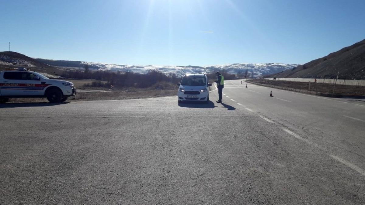 Erzincan&rsquo;da cadde ve sokaklar sessizliğe b&uuml;r&uuml;nd&uuml;
