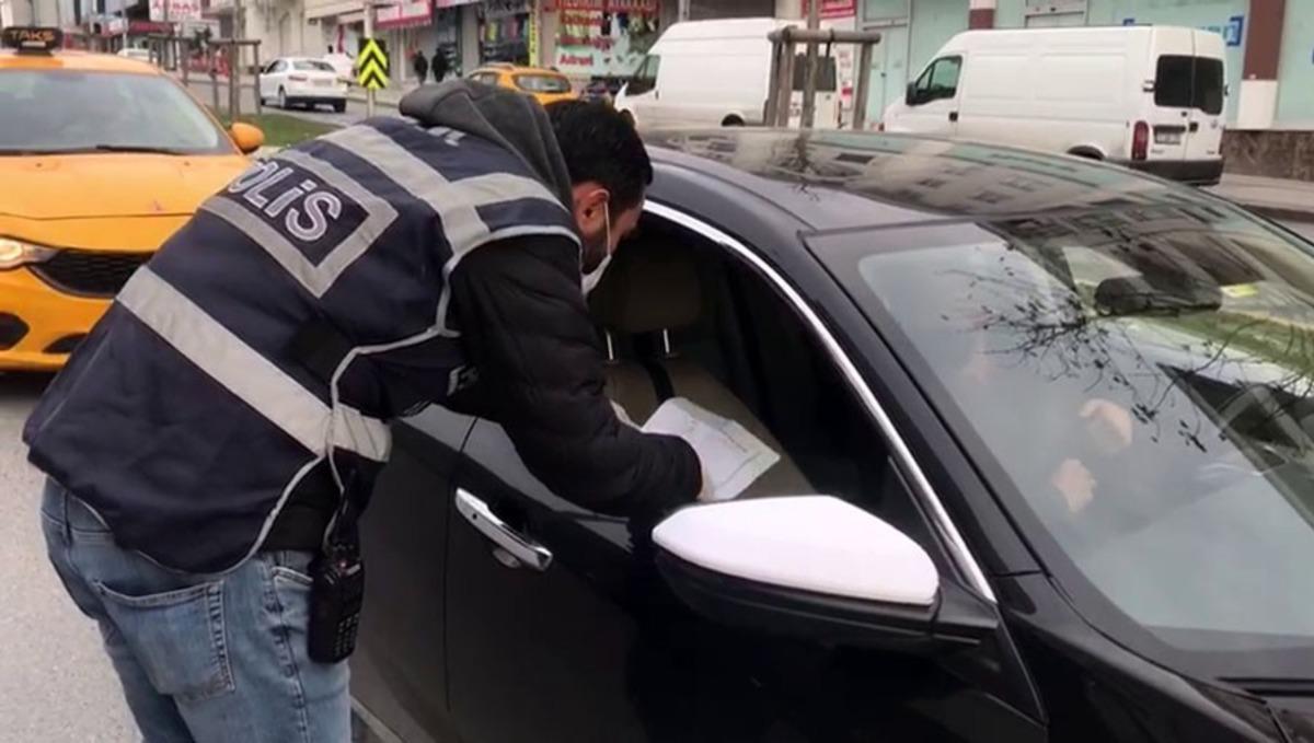 Kısıtlamada, arkadaşıyla arabayla dolaşırken yakalandı, muhasebeciyim dedi