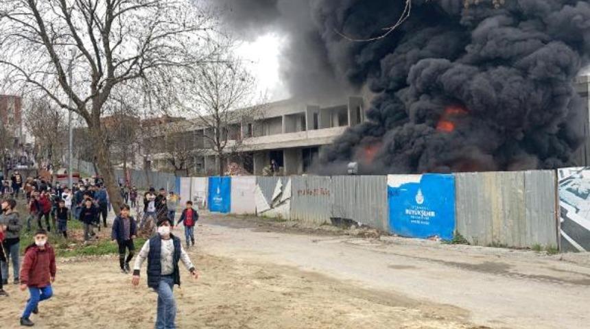 Arnavutköy İBB kültür merkezi inşaatında korkutan yangın