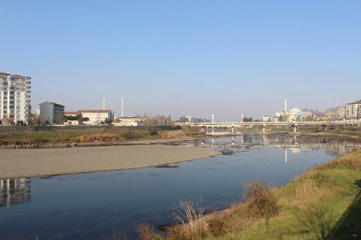Yeşilırmak Nehri’nde sular çekildi G1