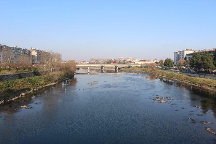 Yeşilırmak Nehri’nde sular çekildi G2