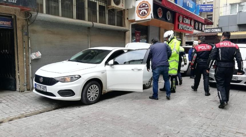 Kısıtlamaya uymadı, polisleri görünce kaçmaya başladı