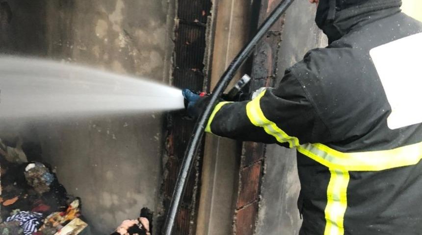 Çaycuma’da bir evde tüp bomba gibi patladı