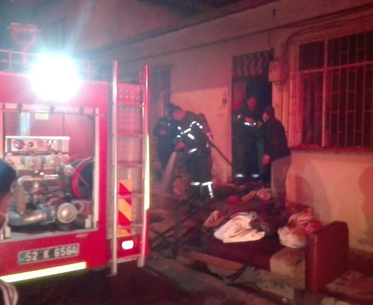 Ordu’da ev yangını: 2 kişi hastaneye kaldırıldı G3