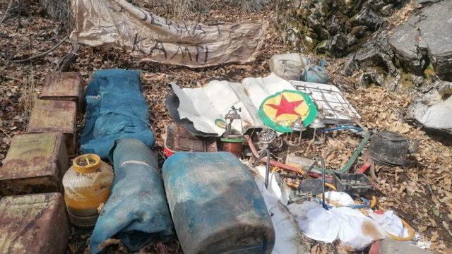 Bitlis’te 10 sığınak ile çok sayıda mühimmat ele geçirildi