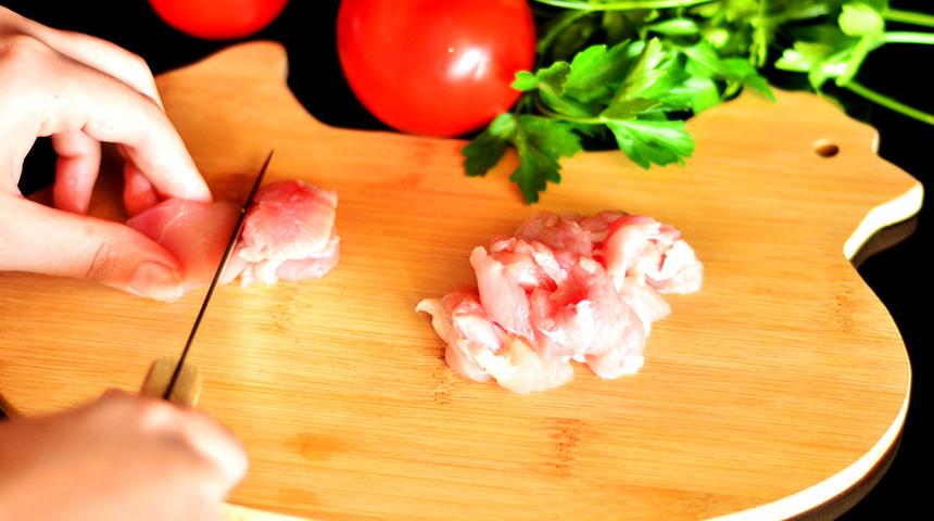 Tavuk Hazırlarken Dikkat! Ufak Bir Dikkatsizlikle Gıda Zehirlenmesi Yaşayabilirsiniz