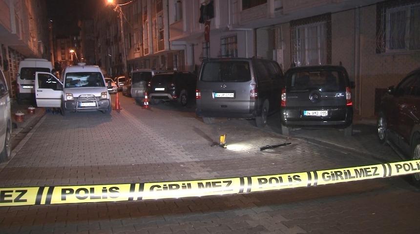 Esenyurt&rsquo;ta sokak &uuml;zerinde uzun namlulu silah bulundu