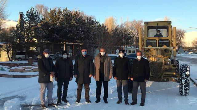 Aydıntepe Belediyesine 1 adet greyder hibe edildi