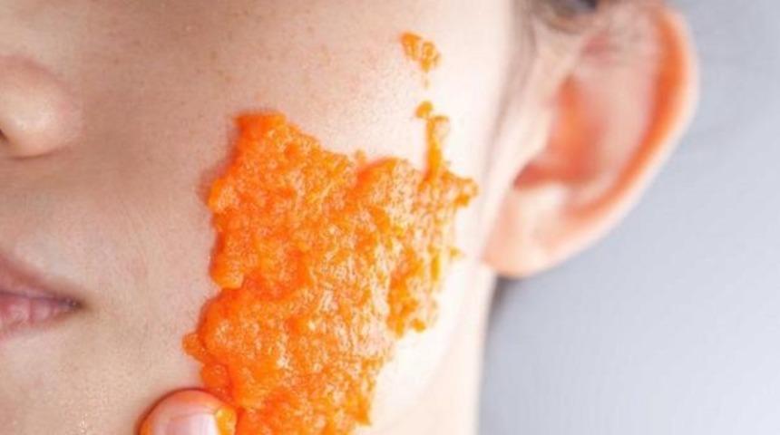 Cilde parlaklık veren en doğal maske: Ev yapımı şeftalili maskeler 