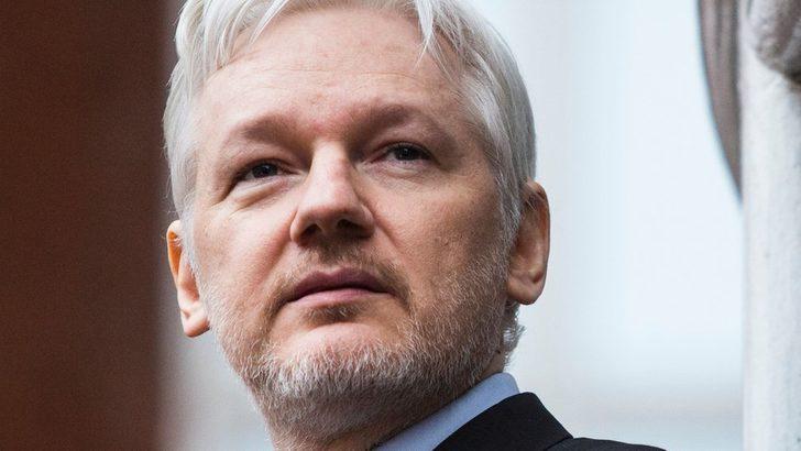 Julian Assange kimdir?: Cesur bir aktivist mi, insanların hayatını tehlikeye atan bir ilgi bağımlısı mı?