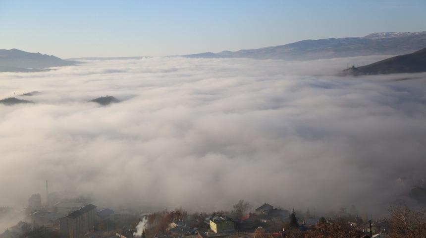 Tunceli’de sis denizi, şehir kayboldu