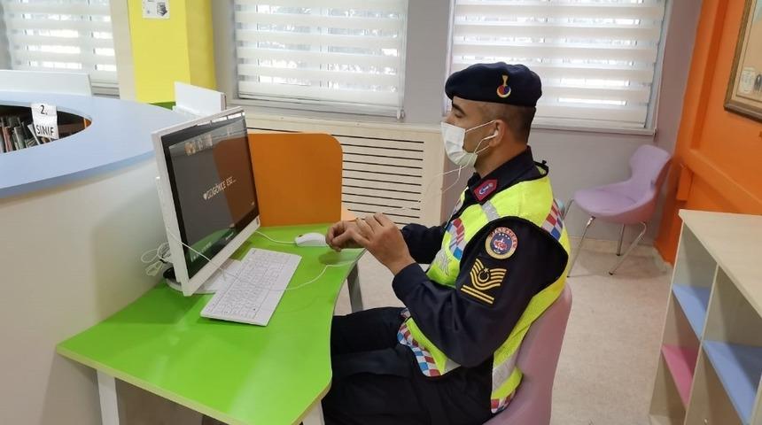 Kırkağaç İlçe Jandarma’dan çevrimiçi eğitim