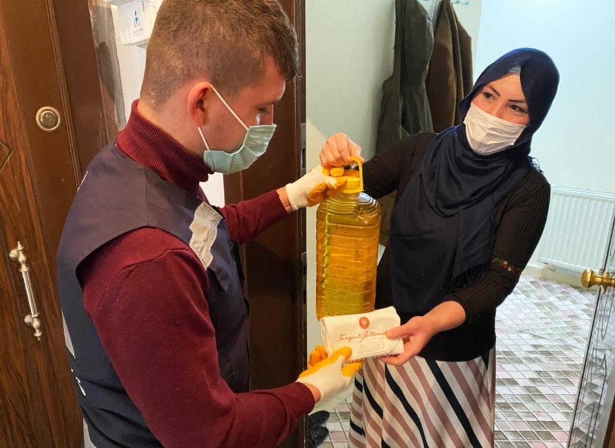 Ke&ccedil;i&ouml;ren&rsquo;de 10 litre atık yağ getirene &ccedil;anta hediye