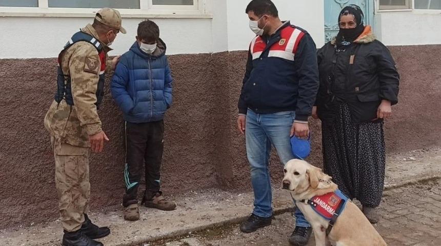 Kayıp &ccedil;ocuğu 6 saat sonra iz takip k&ouml;peği buldu