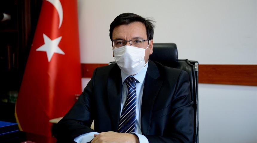 Kovid-19'u yenen vali yardımcısı sağlıkçılara minnetini mısralara döktü