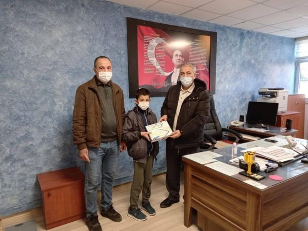 Simav&rsquo;da &ouml;ğrencilere tablet bilgisayar dağıtımı başladı