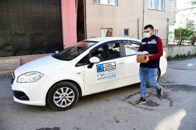 Kadıköy’de Covidli hastalara sıcak yemek