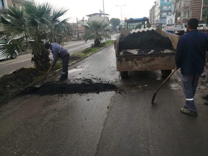 Salihli Belediyesi ekipleri yeni yıl kısıtlamasında sahada çalıştı G3