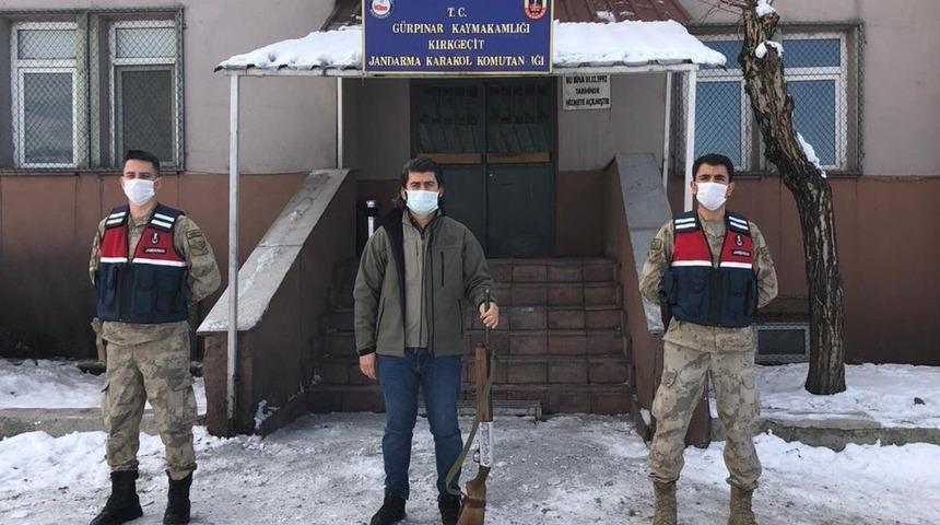 Van’da hem yasağa uymadılar, hem de yasak tüfekle ava çıktılar