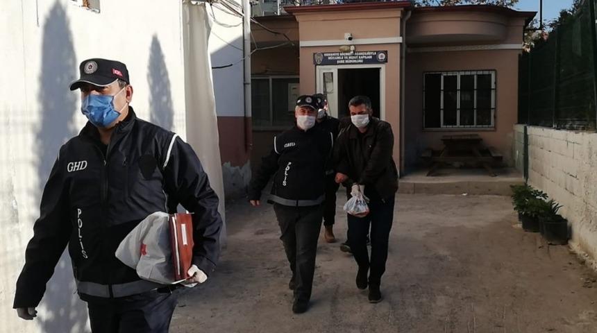 Osmaniye&rsquo;de yasa dışı yollarla yurda giren 13 kişi sınır dışı edildi