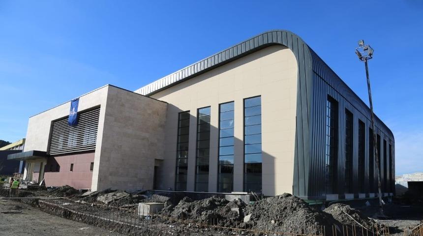 Yarı olimpik yüzme havuzu çalışmaları devam ediyor