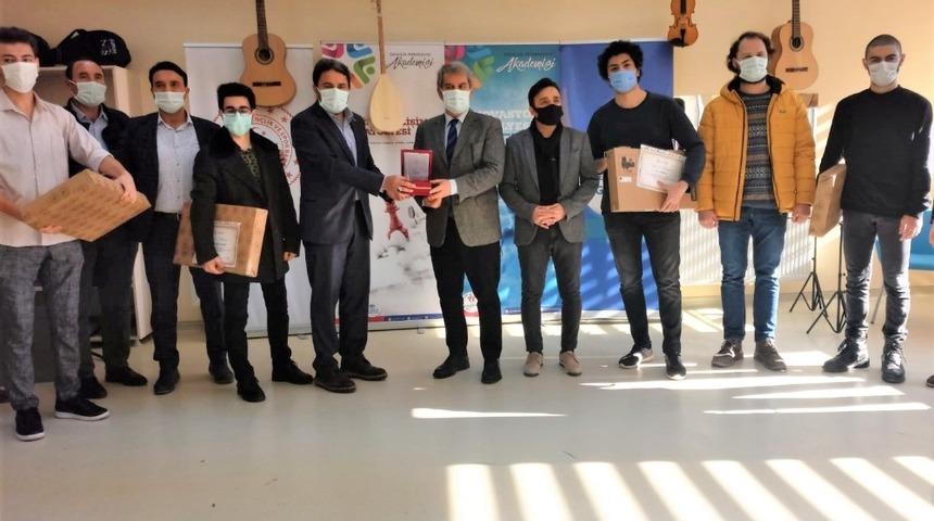 Ses yarışmasının ödül töreni gerçekleştirdi