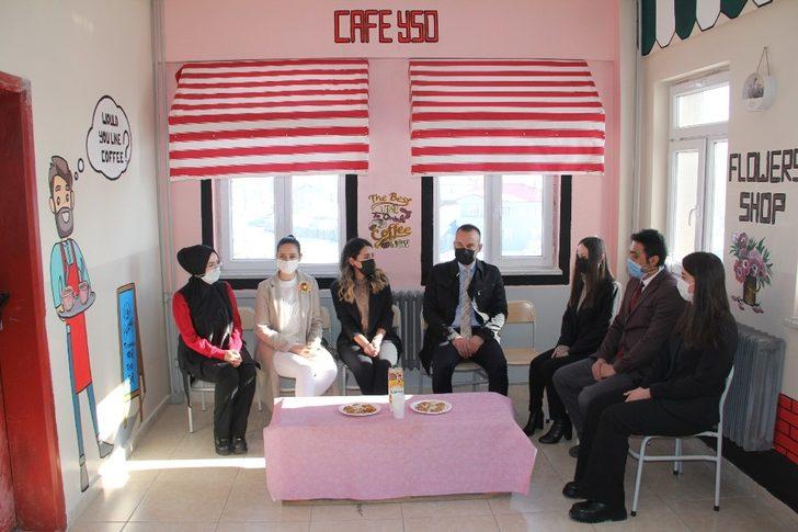 Ağrı’da 321 okul koridorunun duvarları yabancı dil görselleri ile süslendi G4