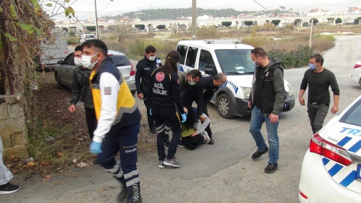 Karısını bayıltana kadar d&ouml;vd&uuml;, "Araca zarar verip başını araca vurdu" dedi