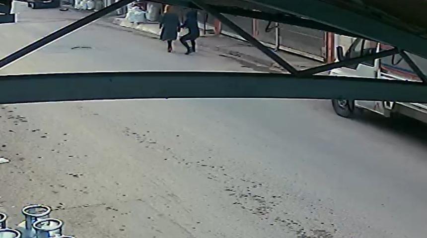 Kısıtlamada dışarı &ccedil;ıktı 7 bin lirasını kaptırdı