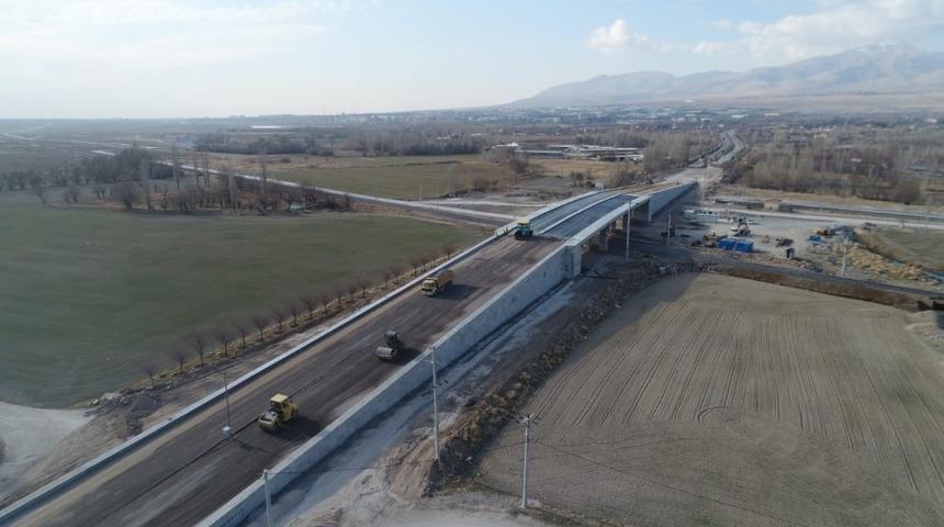 Niğde&rsquo;de Devlet Bah&ccedil;eli &Uuml;st Ge&ccedil;idi tamamlanıyor