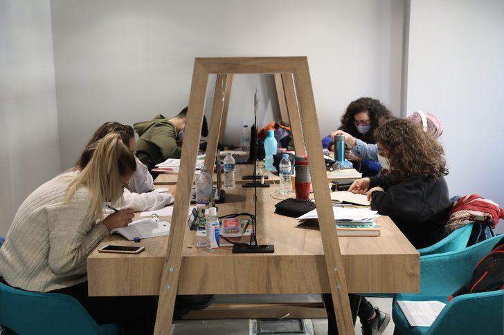 Talas’ın kütüphanesine 30 bin ziyaretçi G2