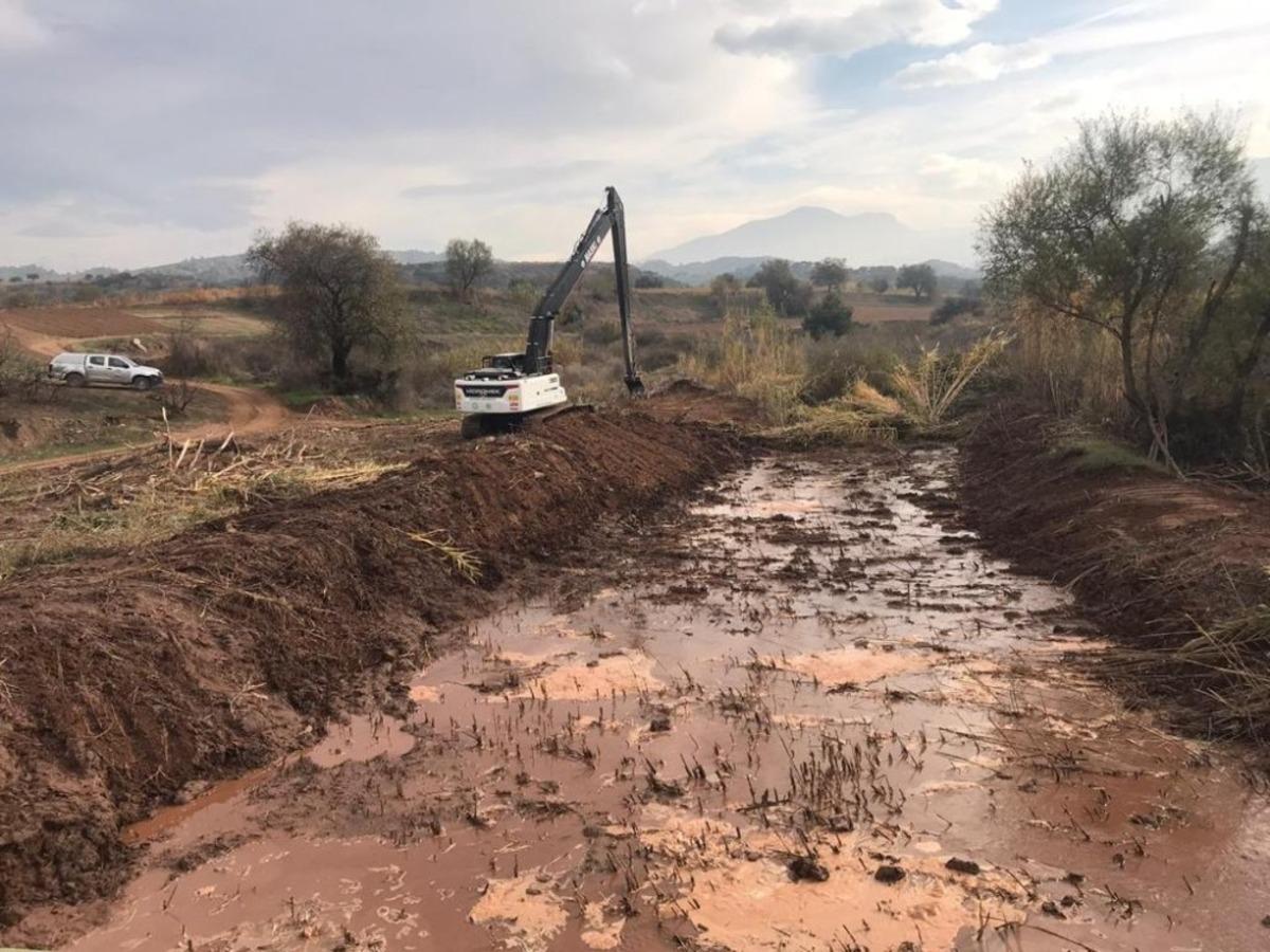 Alahıdır&rsquo;da 3,5 kilometre dere temizliği yapıldı
