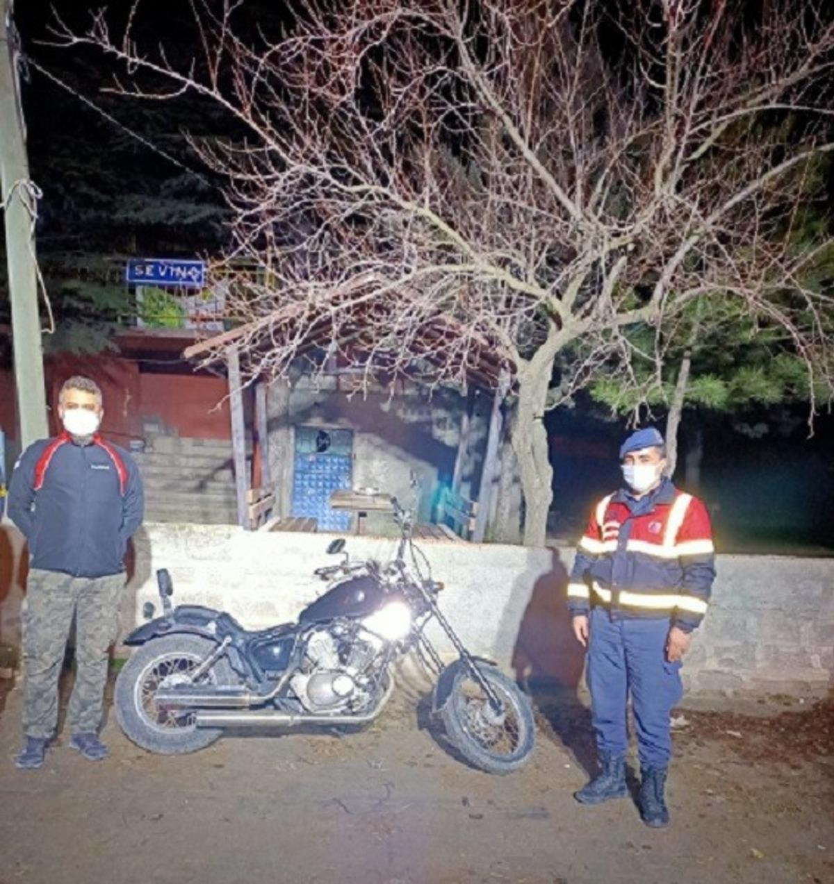 Motosiklet hırsızları kovalamaca sonucu yakalandı