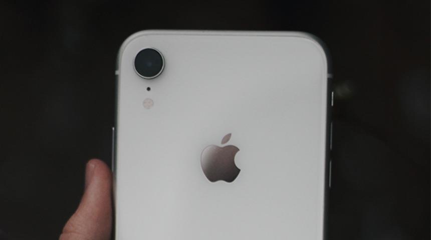 Apple iki farklı katlanabilir iPhone'u test etti!