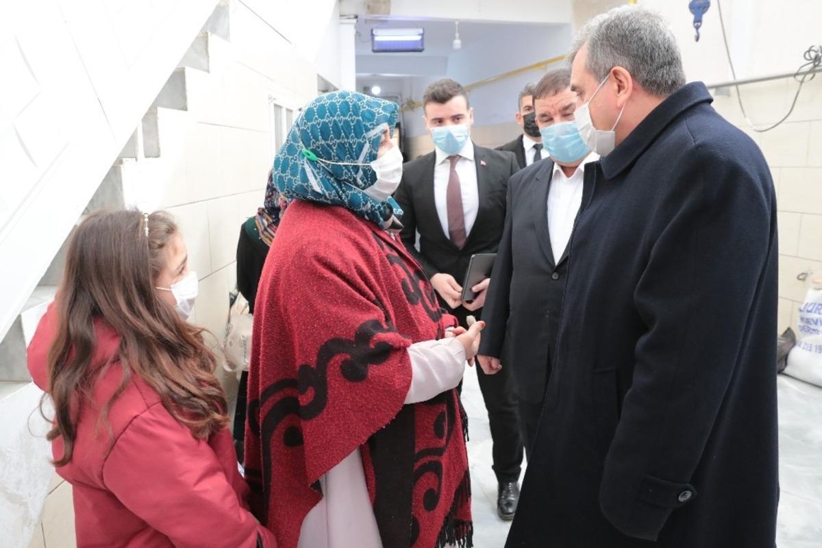 Beyazg&uuml;l aşevinde ihtiya&ccedil; sahipleri ile bir araya geldi