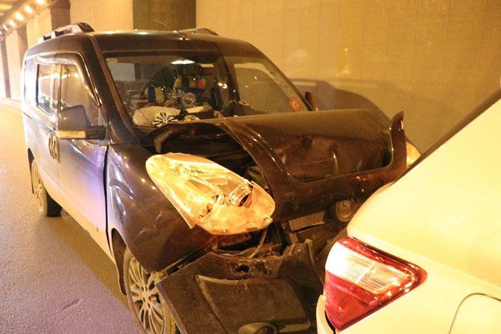 D100’de 6 araç birbirine girdi, kilometrelerce uzunlukta kuyruk oluştu G2