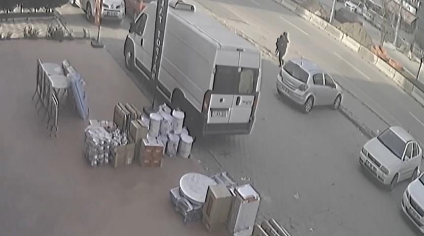 Kırıkkale'de feci kaza! Çocuğunu kucağına alıp kaçmaya çalıştı