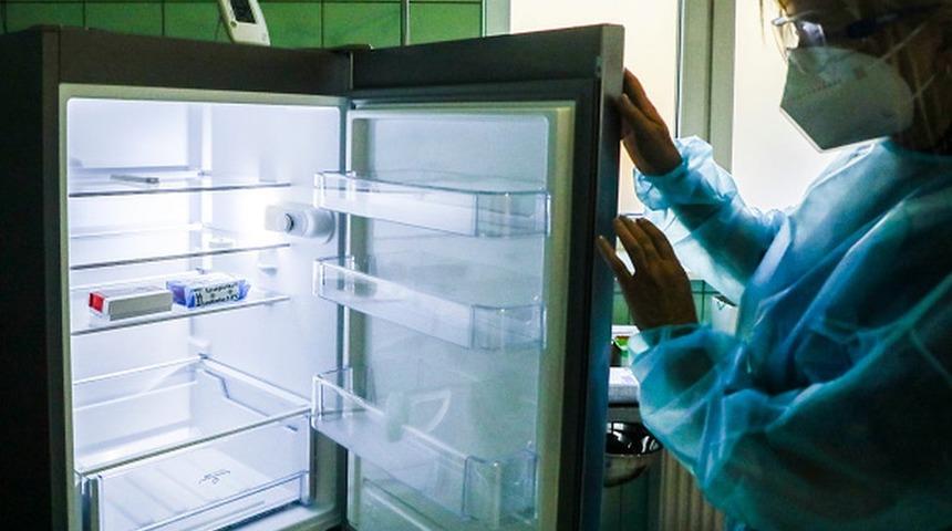 Covid: Polonya'da &uuml;nl&uuml; 18 kişiye vaktinden &ouml;nce Covid-19 aşısı yapılması hakkında soruşturma a&ccedil;ıldı