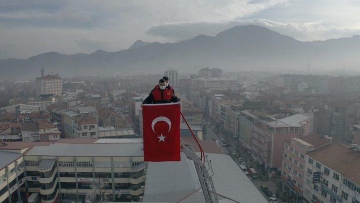 Cumhurbaşkanı Erdoğan’ın talimatıyla Isparta Belediyesi’ne 43 metre merdivenli itfaiye aracı gönderildi G2